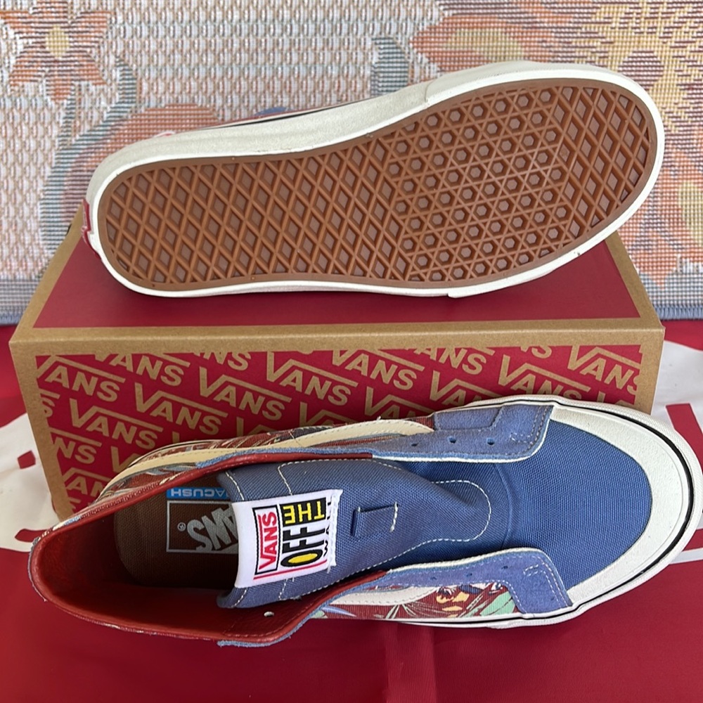 Vans Sk8-Hi 138 Dec
(Hawanjng|)Mnlghtblmshmlw
VNOA4BX2B6R
Men’s sneakers - Picture 5 of 16